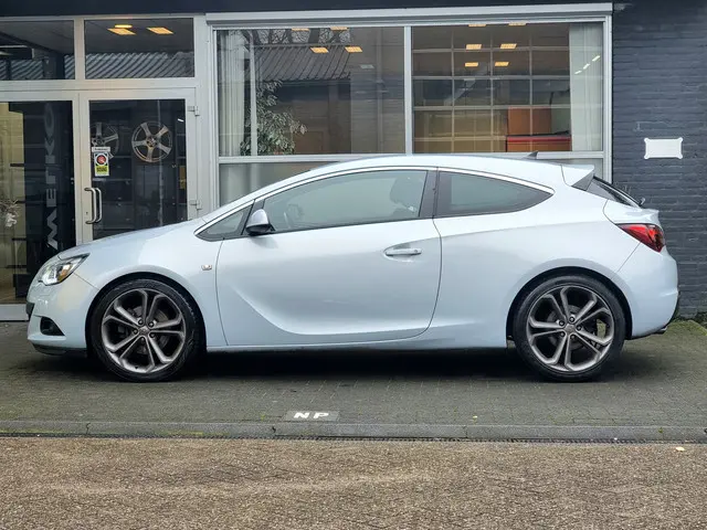 Opel Astra 2