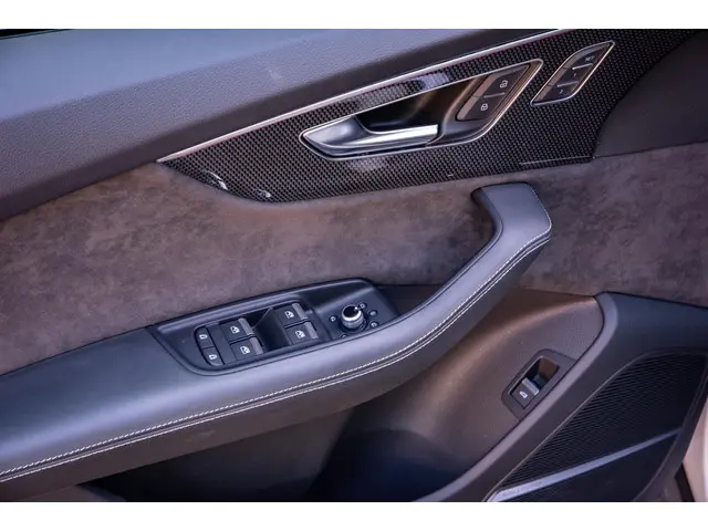 Audi Q7 4.0 TFSI SQ7 quattro 2022 Benzine 14