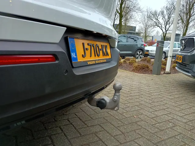 Volvo XC40 B4 R-Design 2020 Benzine 14