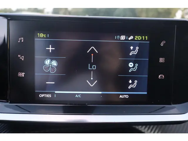 Peugeot e-2008 EV Allure 50 kWh 2021 Elektrisch 22