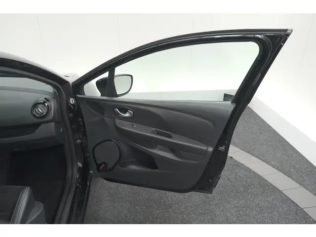 Renault Clio TCe 90 Intens 2017 Benzine 59
