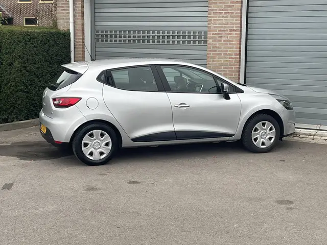Renault Clio 0.9 TCe Eco2 Expression 2016 Benzine 6