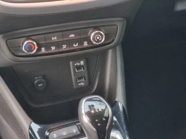Opel Crossland X 1.2 Innovation/Navi/Trekhaak 2017 Benzine 17