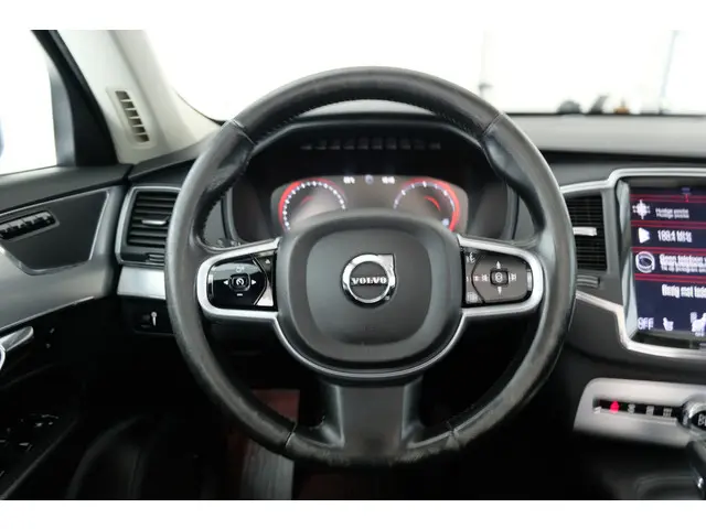 Volvo XC90 2.0 D4 Inscription 2018 Diesel 8