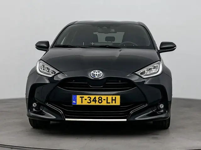 Toyota Yaris 1.5 Hybrid Executive 2023 Hybride Benzine 9