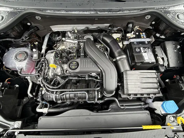 SEAT Ateca 1.5 TSI FR Business Intense 2026 Benzine 24