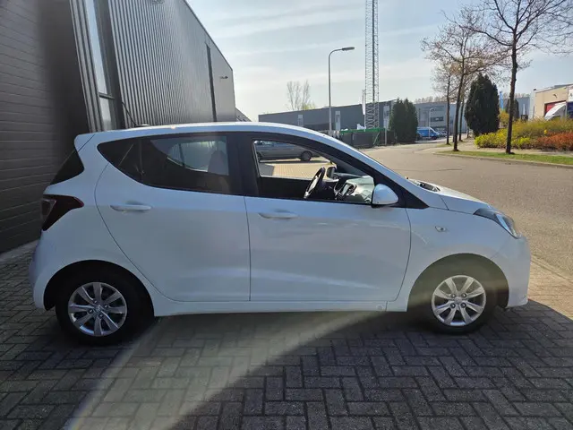 Hyundai i10 1.0i Comfort 2017 Benzine 8