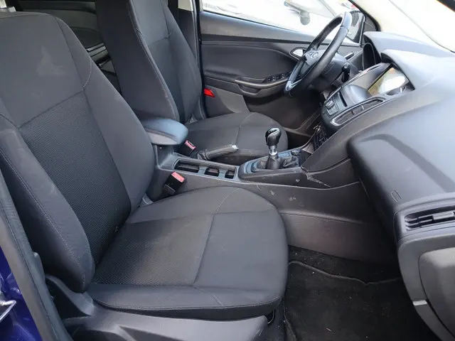 Ford Focus 1.0 Lease Edition, Start moeilijk 2017 Benzine 12