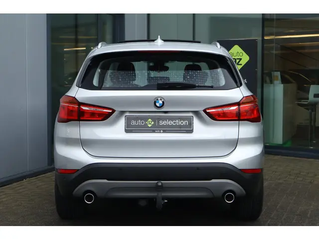 BMW X1 sDrive20i Executive Edition 2019 Benzine 8