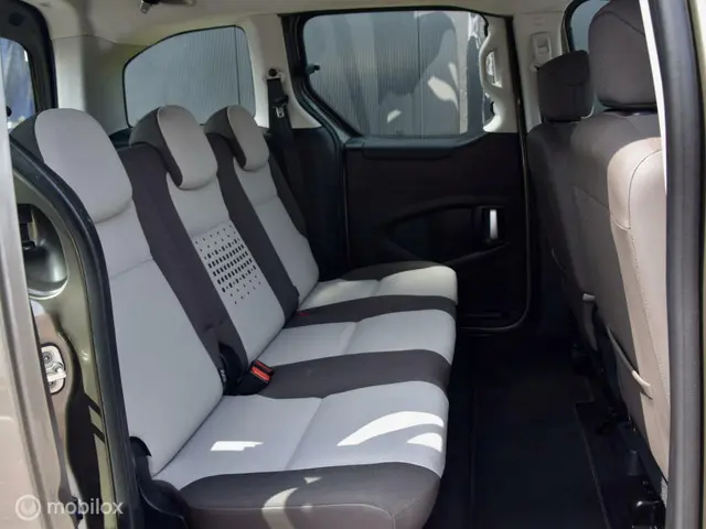 Citroën Berlingo combi 1.6 VTi Feel 2015 Benzine 11