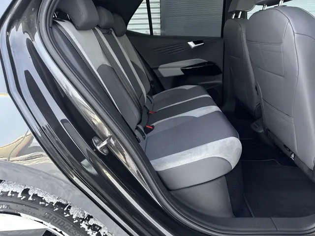 Volkswagen ID.3 First Max 58 kWh 2020 Elektrisch 35