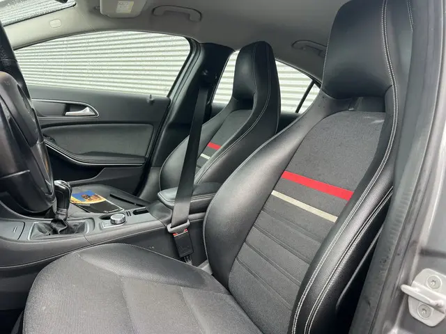 Mercedes-Benz A-Klasse 180 2014 Benzine 9