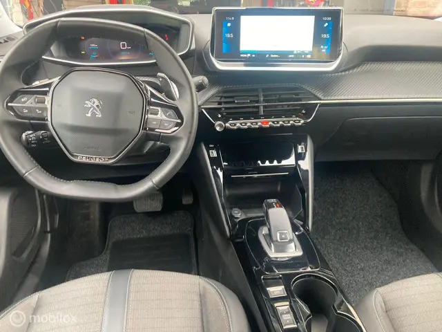 Peugeot 2008 1.2 PureTech Allure 2021 Benzine 16