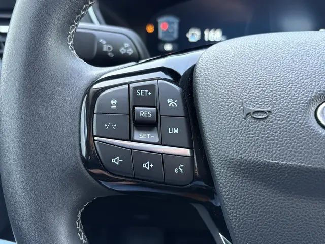 Ford Kuga 2.5 FHEV Active X 2024 Hybride Benzine 19