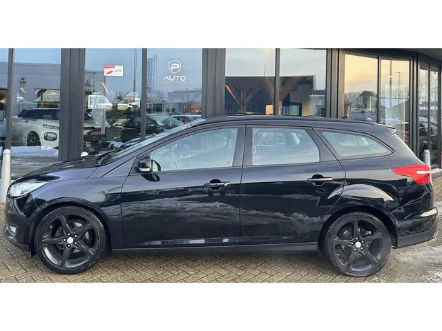 Ford Focus Wagon 1.0 Trend Edition 2015 Benzine 6