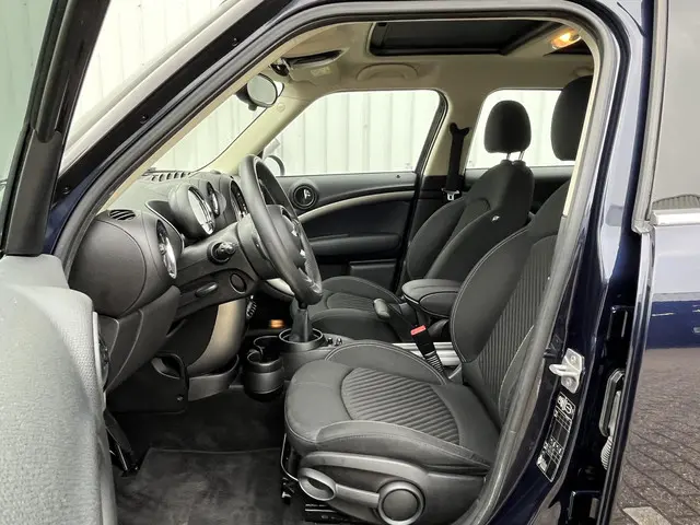 MINI Countryman 1.6 One Knockout Edition 2014 Benzine 13