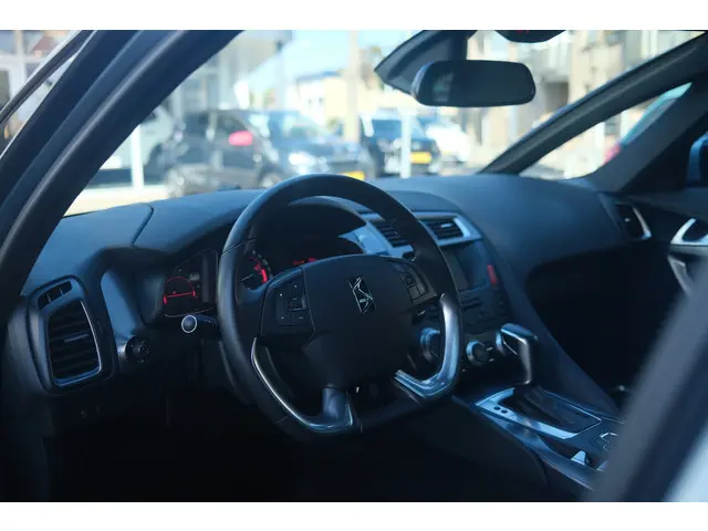 Citroën DS5 THP 155 Executive Automaat-6 2013 Benzine 14