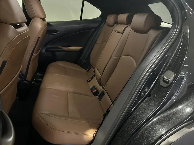 Lexus UX 250h Preference Line 2022 Hybride Benzine 8