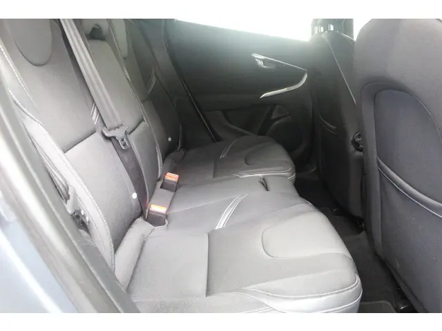 Volvo V40 2.0 T3 Nordic+ 2016 Benzine 10