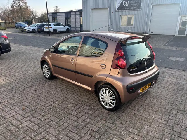 Peugeot 107 GERSEVEERD 2013 Benzine 4