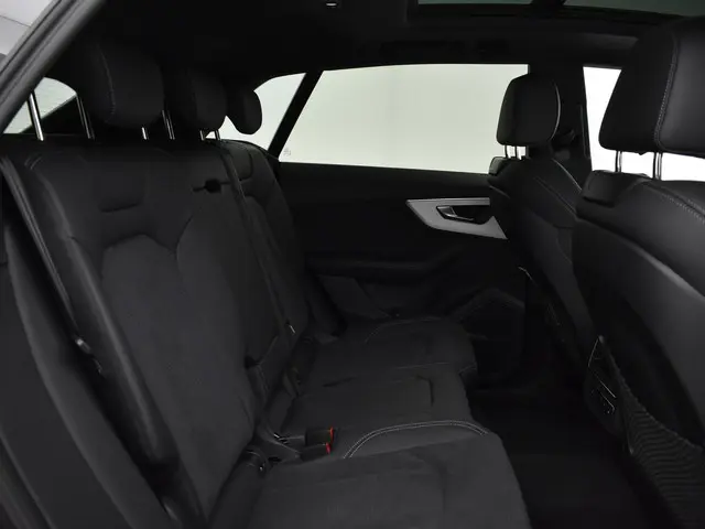 Audi Q8 Pro Line S 55 TFSI e 394 PK 2025 Hybride Benzine 11