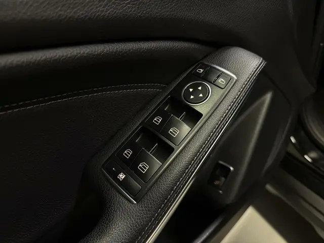 Mercedes-Benz GLA 180 d Prestige 2015 Diesel 13
