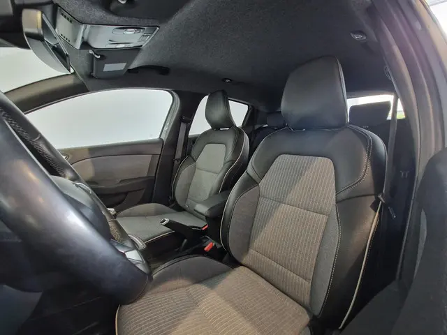 Renault Clio 1.0 TCe 90 GPF techno 2024 Benzine 6