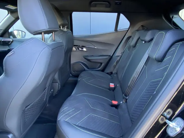 Peugeot e-2008 EV GT Avantage 54 kWh 2025 Elektrisch 19