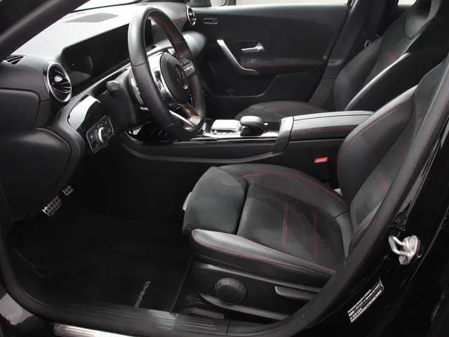 Mercedes-Benz A-Klasse 200 AMG Line 2022 Benzine 8