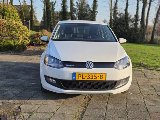 Volkswagen Polo 2