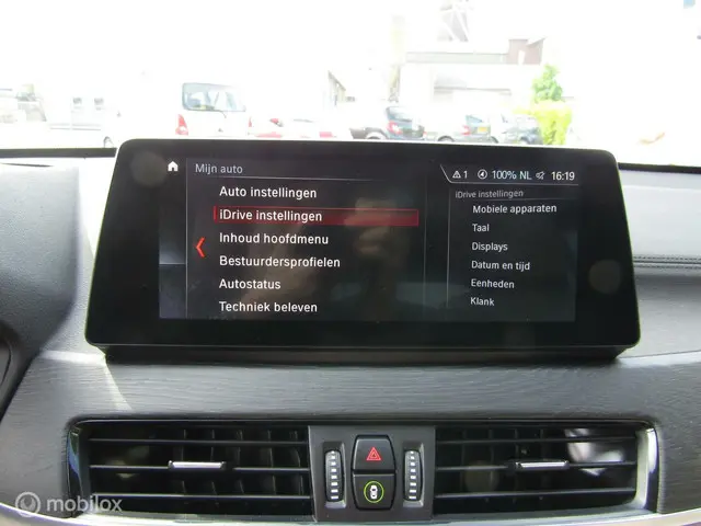 BMW X1 sDrive20i Business Edition Plus 2021 Benzine 15