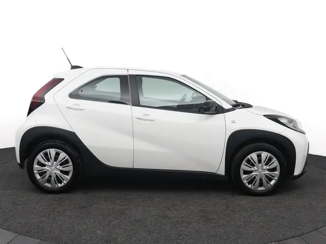 Toyota Aygo X 1.0 VVT-i MT Play 2024 Benzine 13