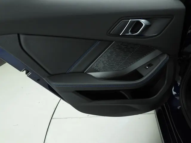 BMW 1 Serie 5-Deurs 120 2025 Benzine 17