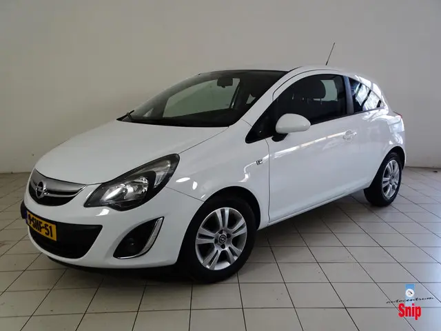 Opel Corsa 1.2-16V Cosmo Automaat 2013 Benzine 20