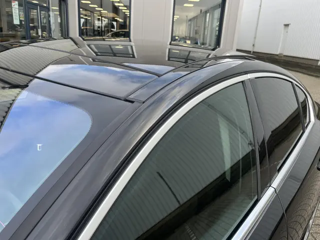 Jaguar XE 2.0 Portfolio 2015 Benzine 46