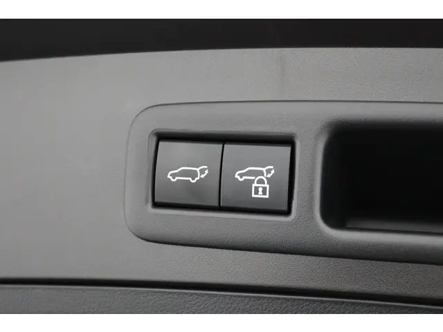 Lexus UX 300h F SPORT Design 2024 Hybride Benzine 42