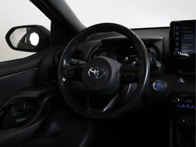 Toyota Yaris 1.5 Hybrid Executive 2022 Hybride Benzine 18