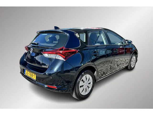 Toyota Auris 2