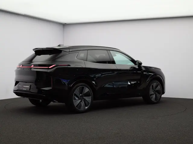 Lynk & Co 08 2