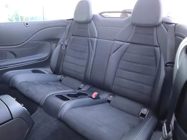 Mercedes-Benz CLE Cabriolet 200 AMG Line 2024 Benzine 12