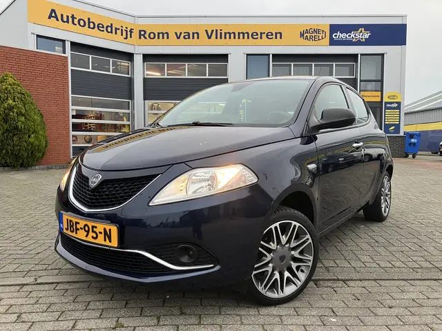 Lancia Ypsilon 0.9 TwinAir Silver 2017 Benzine