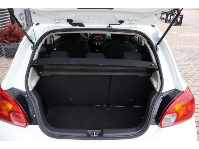 Mitsubishi Space Star 1.0 Cool+ 2020 Benzine 13
