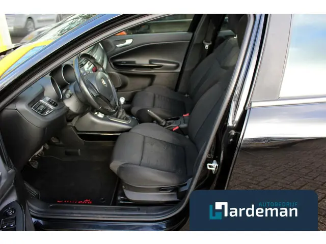 Alfa Romeo Giulietta 1.4 T Panorama Clima 2012 Benzine 7