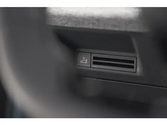 Peugeot 3008 1.2 Hybrid 145 GT 2025 Hybride Benzine 36