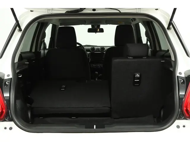 Suzuki Swift 1.2 Select Smart Hybrid 2022 Benzine 25