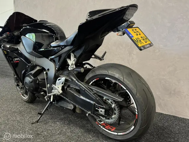 Honda CBR 1000 RR Fireblade eC-ABS 2016 Benzine 4