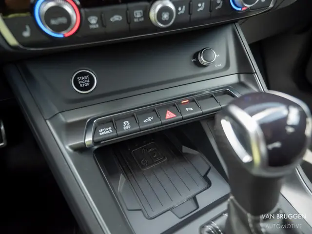 Audi Q3 45 TFSI E S-Line 2022 Hybride Benzine 30