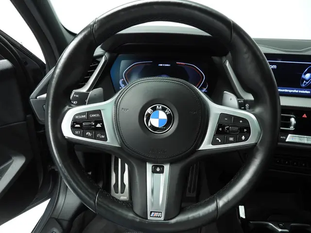 BMW 1 Serie 5-deurs M135i xDrive 2023 Benzine 11