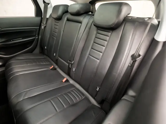 Peugeot 308 SW 1.2 PureTech Sport 2018 Benzine 16