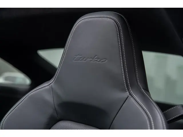 Porsche 911 3.8 Turbo 2021 Benzine 68